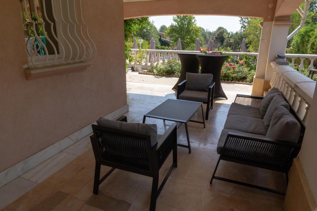 La Villa Des Ames Liees Draguignan Exterior foto